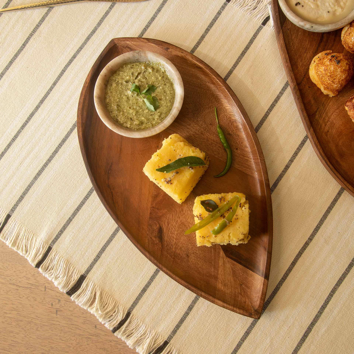 umber leaf chip & dip platter - ellementry