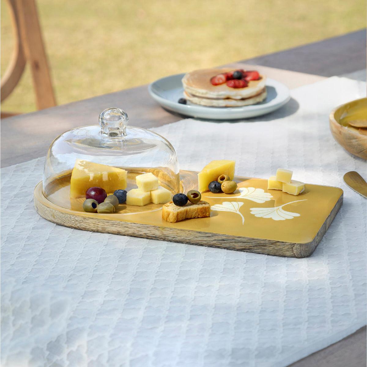 Aria wooden platter with glass cloche - ellementry